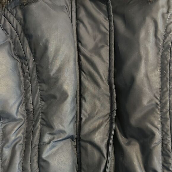 Andrew Marc Women’s Navy Blue Long Puffer Coat Hood Raccoon Fur Belted Waist XS - Picture 5 of 8